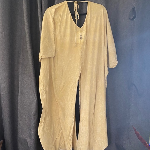 Kantha Bae Dream line split Muu tee - Picture 2 of 2